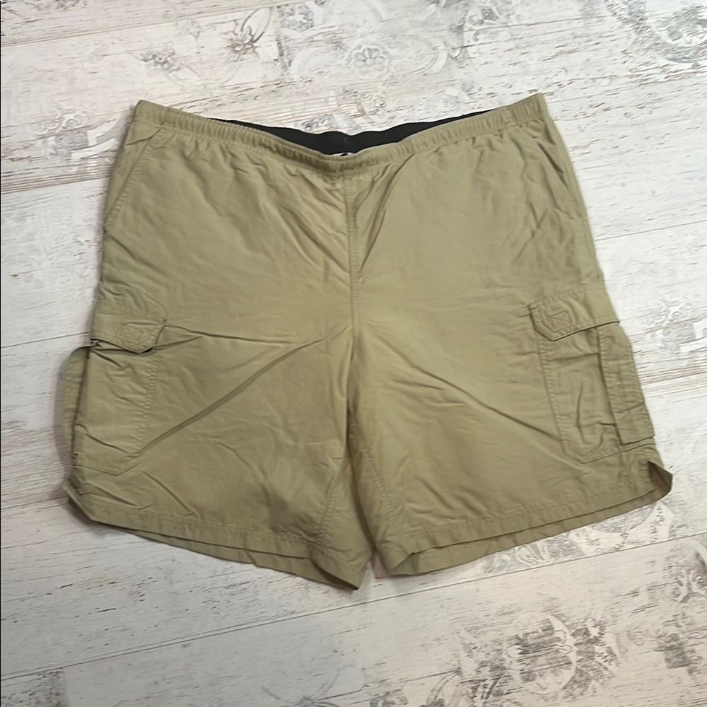 L.L. Bean Men's Tan Cargo Swim Shorts Size XL